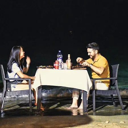 Mimoza Seafront Hotel & Beach 4*