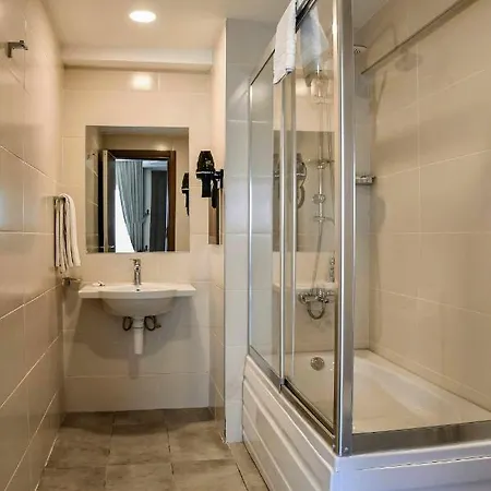 Mimoza Seafront Hotel & Beach 호텔 파마구스타