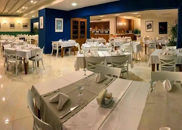 Hotell Mimoza Seafront Hotel & Beach 4*