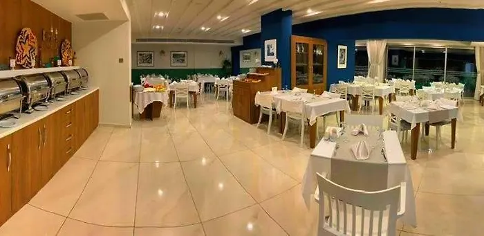 Mimoza Seafront Hotel & Beach 4*