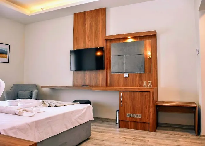 Hotell Mimoza Seafront Hotel & Beach 4*